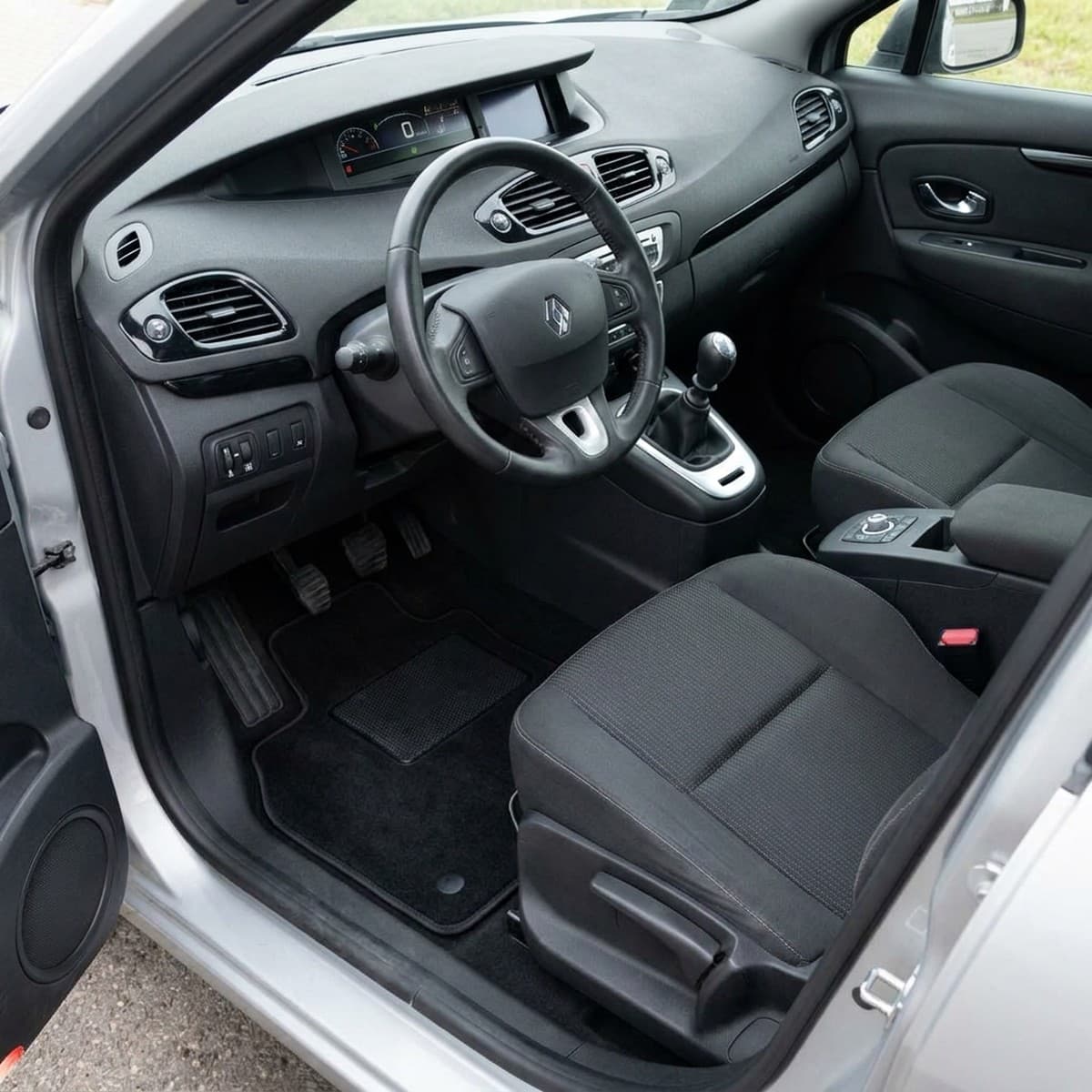 Tappetini in moquette Astro montati su Renault Scenic III 5 posti (2009-2016)