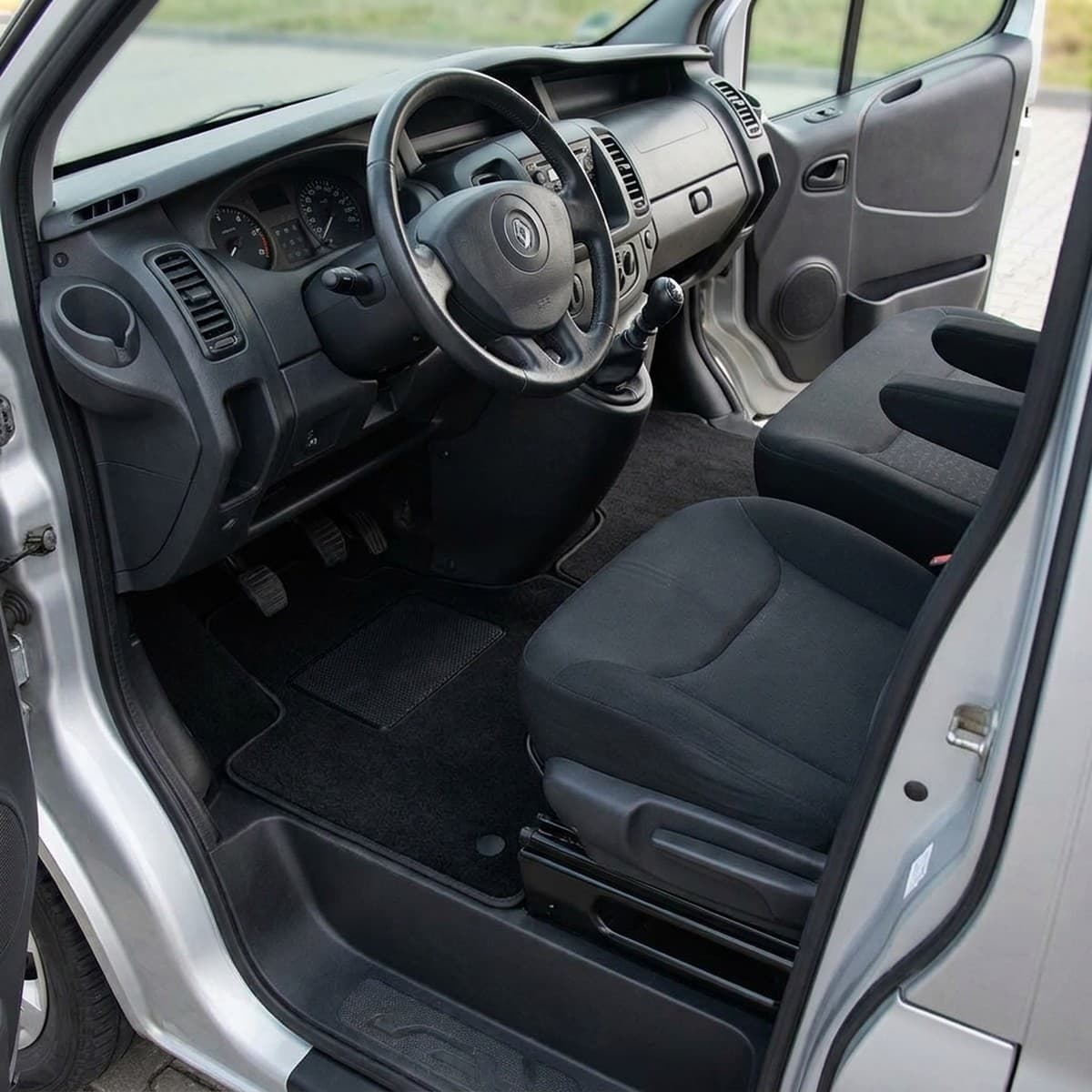 Tappetini in moquette Astro montati su Renault Trafic (2001-2014)
