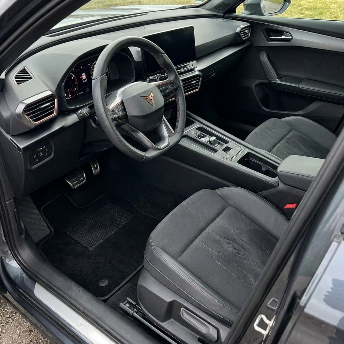 Tappetini in moquette Astro montati su Seat Cupra Formentor (2020-)