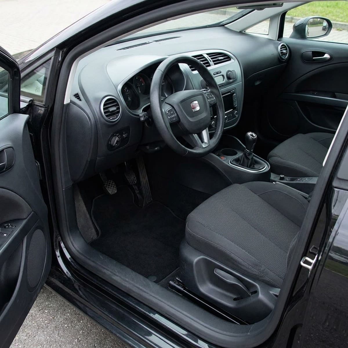Tappetini in moquette Astro montati su Seat Leon (2005-2012)