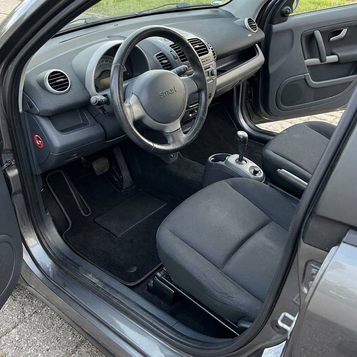 Tappetini in moquette Astro montati su Smart Forfour (2004-2015)