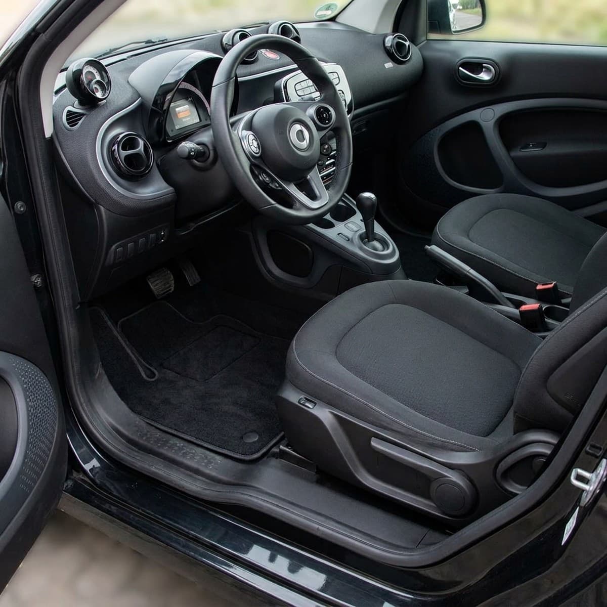 Tappetini in moquette Astro montati su Smart Fortwo (2015-)