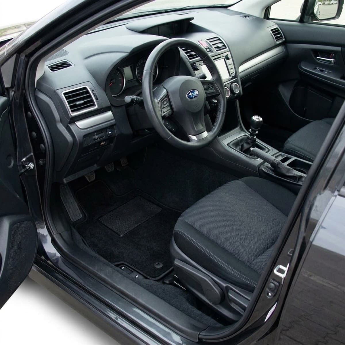 Tappetini in moquette Astro montati su Subaru XV (2012-2017)
