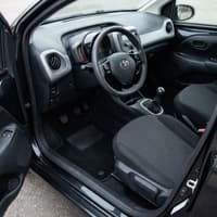 Tappetini in moquette Astro montati su Toyota Aygo (2014-)