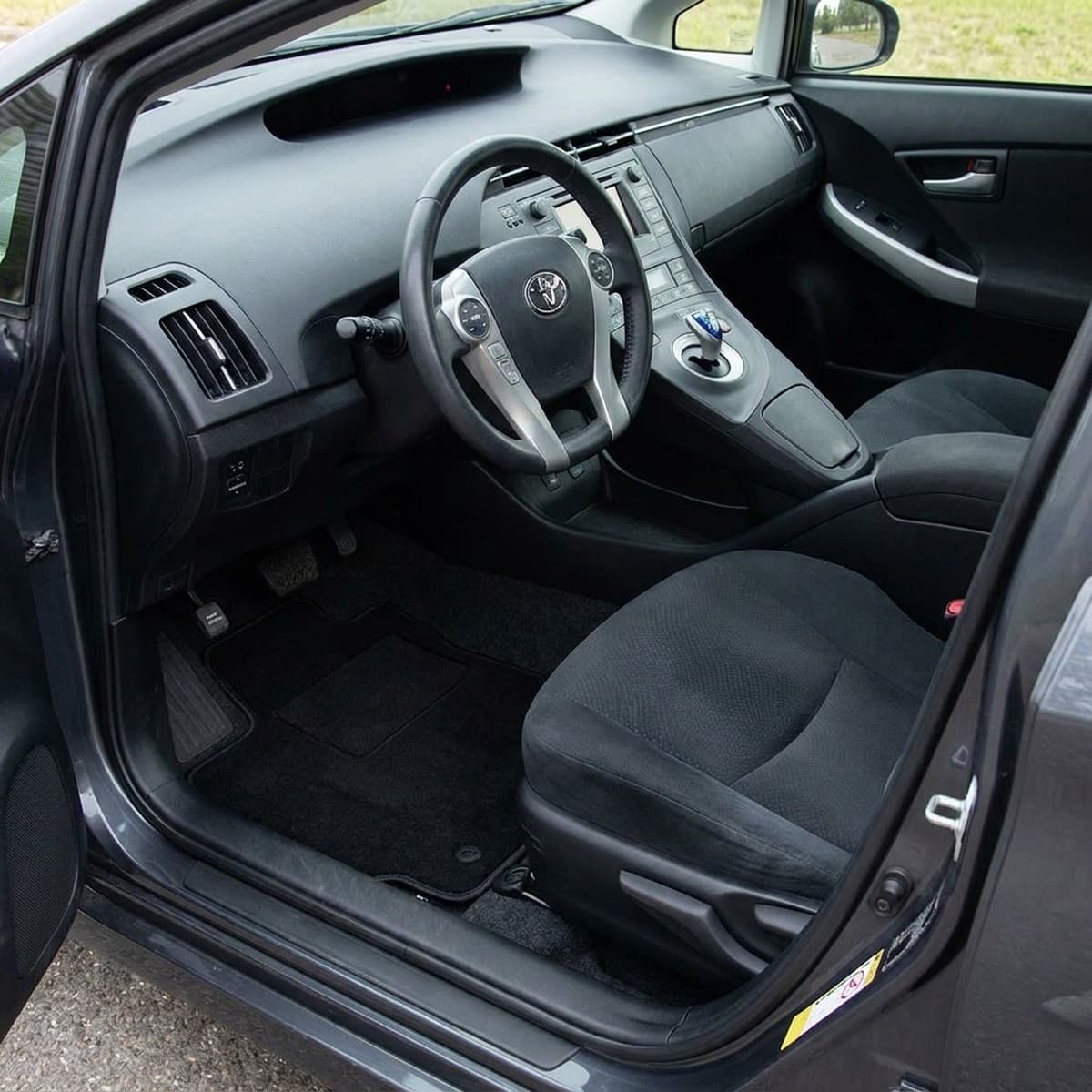 Tappetini in moquette Astro montati su Toyota Prius (2012-2016)
