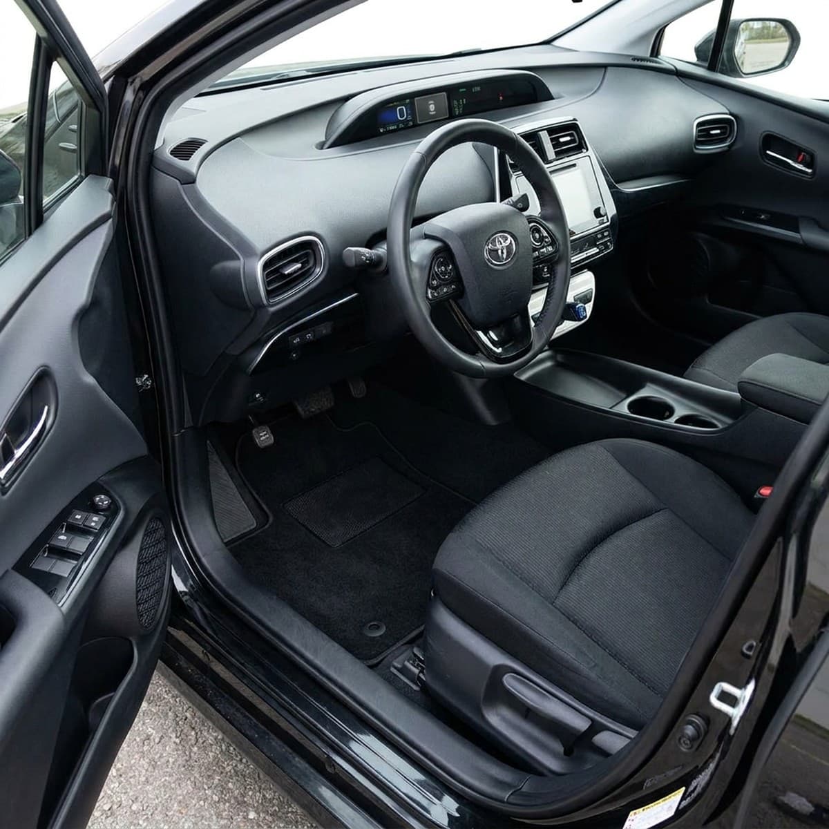 Tappetini in moquette Astro montati su Toyota Prius (2016-)