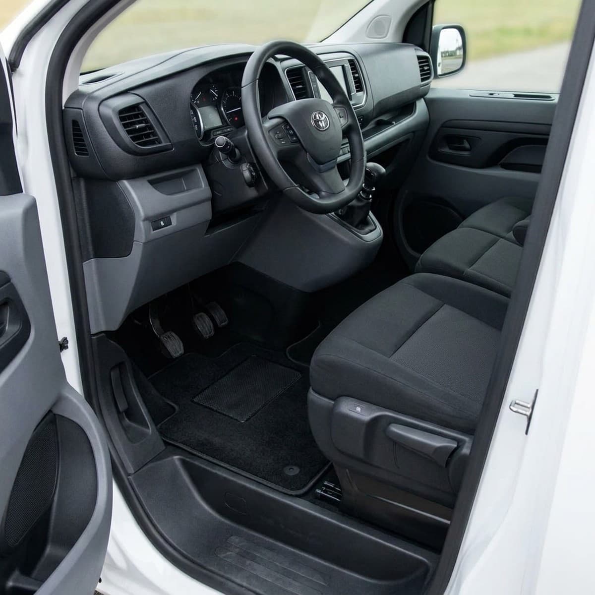 Tappetini in moquette Astro montati su Toyota Proace (2016-)