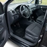 Tappetini in moquette Astro montati su Volkswagen Caddy 5 posti (2004-2012)