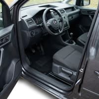 Tappetini in moquette Astro montati su Volkswagen Caddy 5 posti (2015-2020)