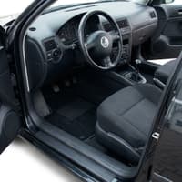 Tappetini in moquette Astro montati su Volkswagen Golf IV (1997-2003)