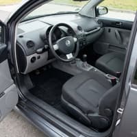 Tappetini in moquette Astro montati su Volkswagen New Beetle (1998-2012)