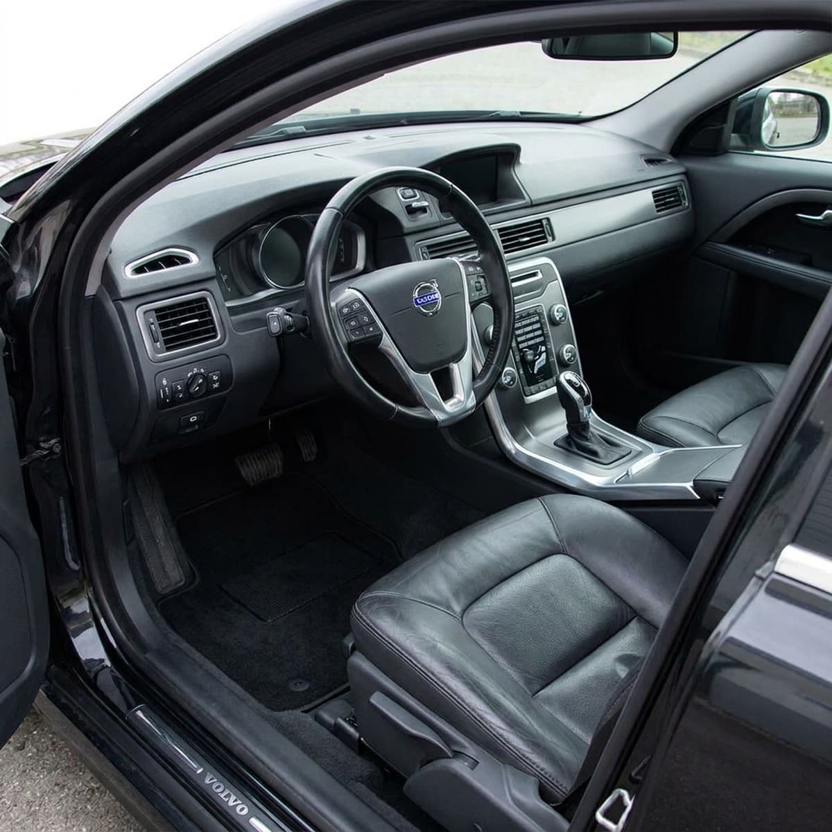 Tappetini in moquette Astro montati su Volvo V70 SW (2007-2018)