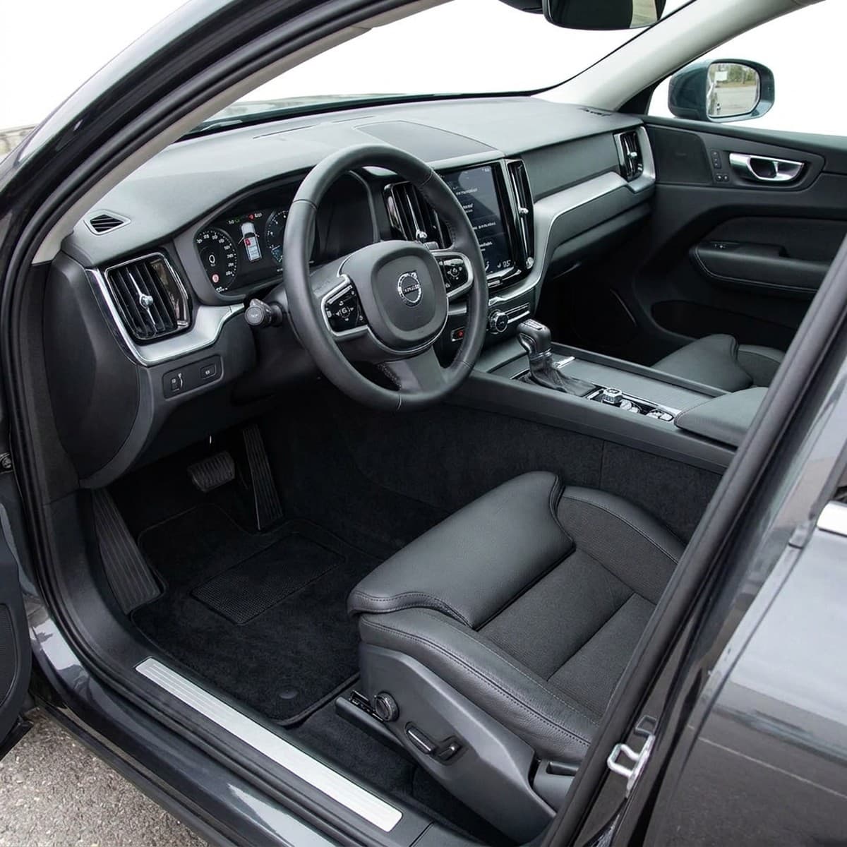 Tappetini in moquette Astro montati su Volvo XC60 (2017-)