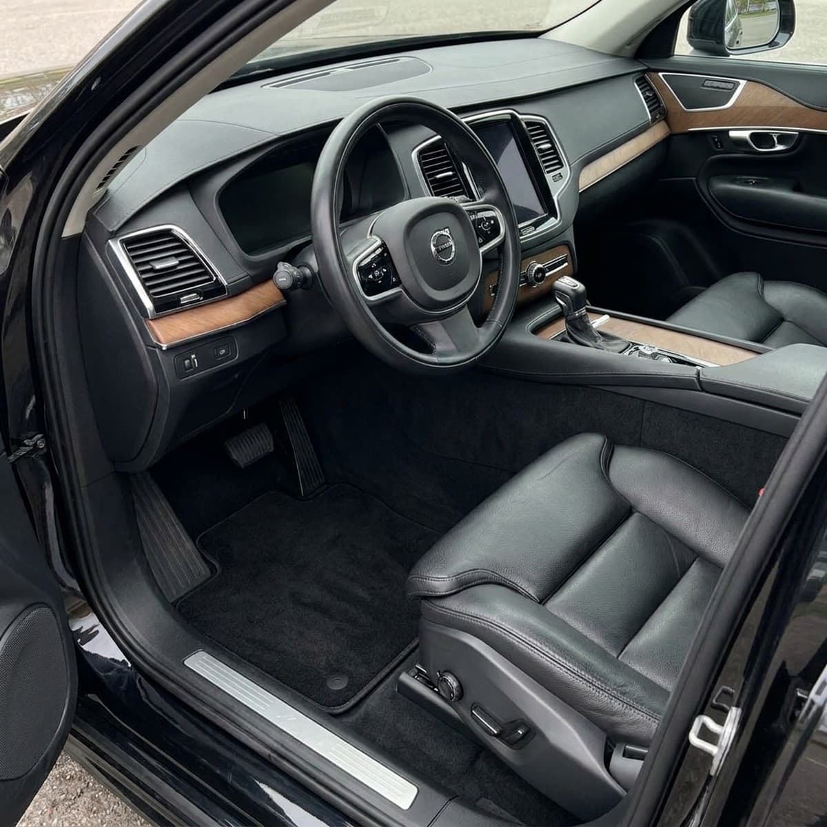 Tappetini in moquette Astro montati su Volvo XC90 (2015-)
