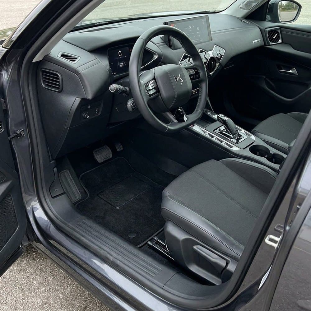 Tappetini in moquette Astro montati su DS DS 3 (2019-)