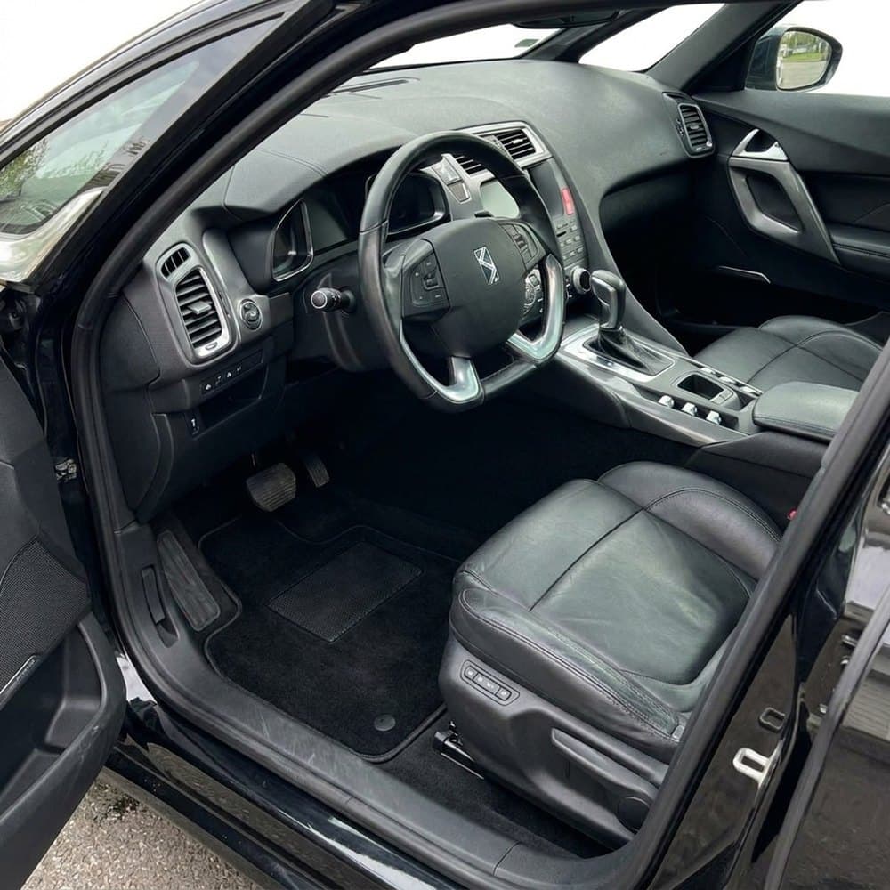 Tappetini in moquette Astro montati su DS DS 5 (2015-2020)
