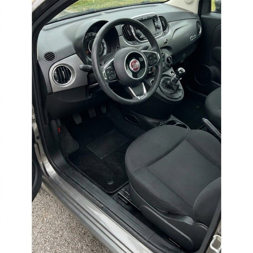 Tappetini in moquette Astro montati su Fiat 500 (2015-)