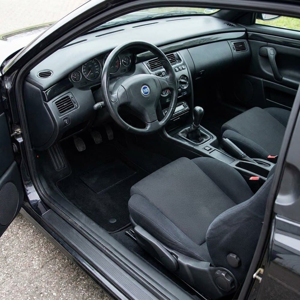 Tappetini in moquette Astro montati su Fiat Coupé (1994-2001)