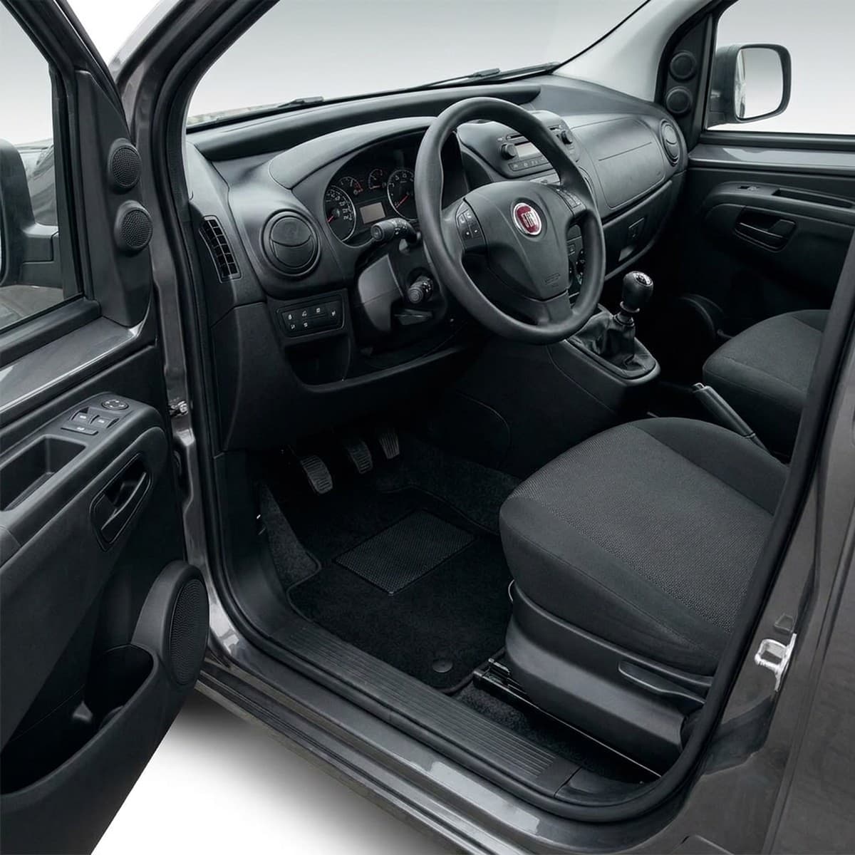 Tappetini in moquette Astro montati su Fiat Fiorino Van (2008-)