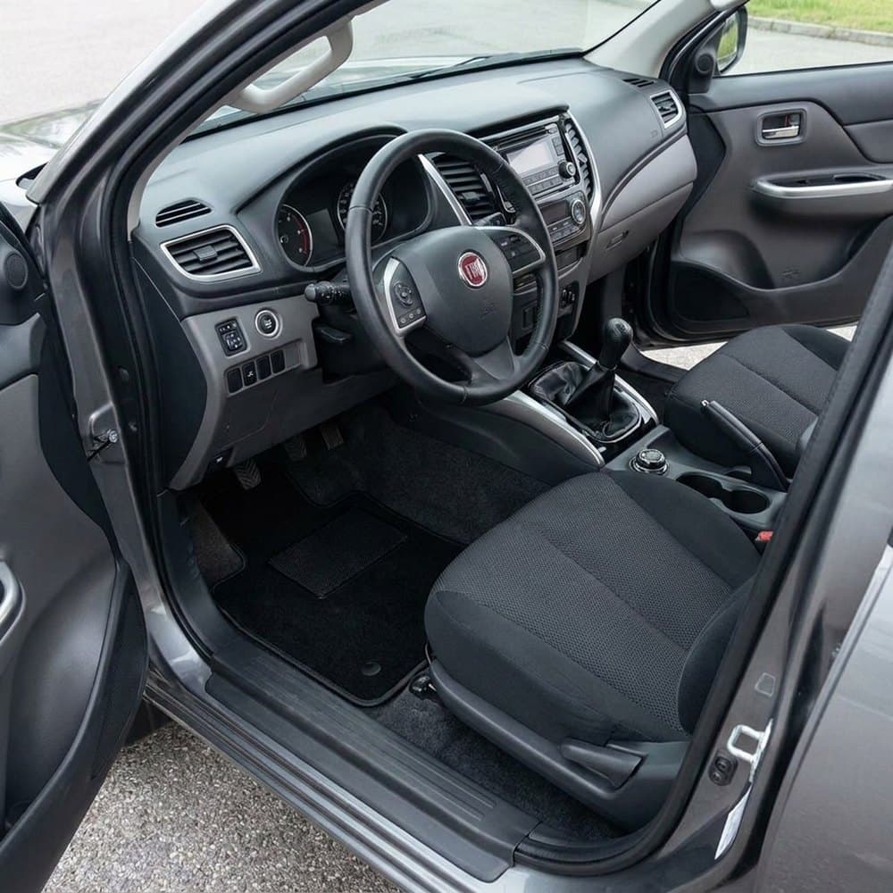 Tappetini in moquette Astro montati su Fiat Fullback (2016-)