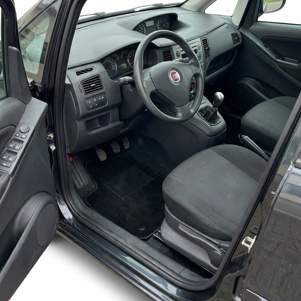Tappetini in moquette Astro montati su Fiat Idea (2004-2012)