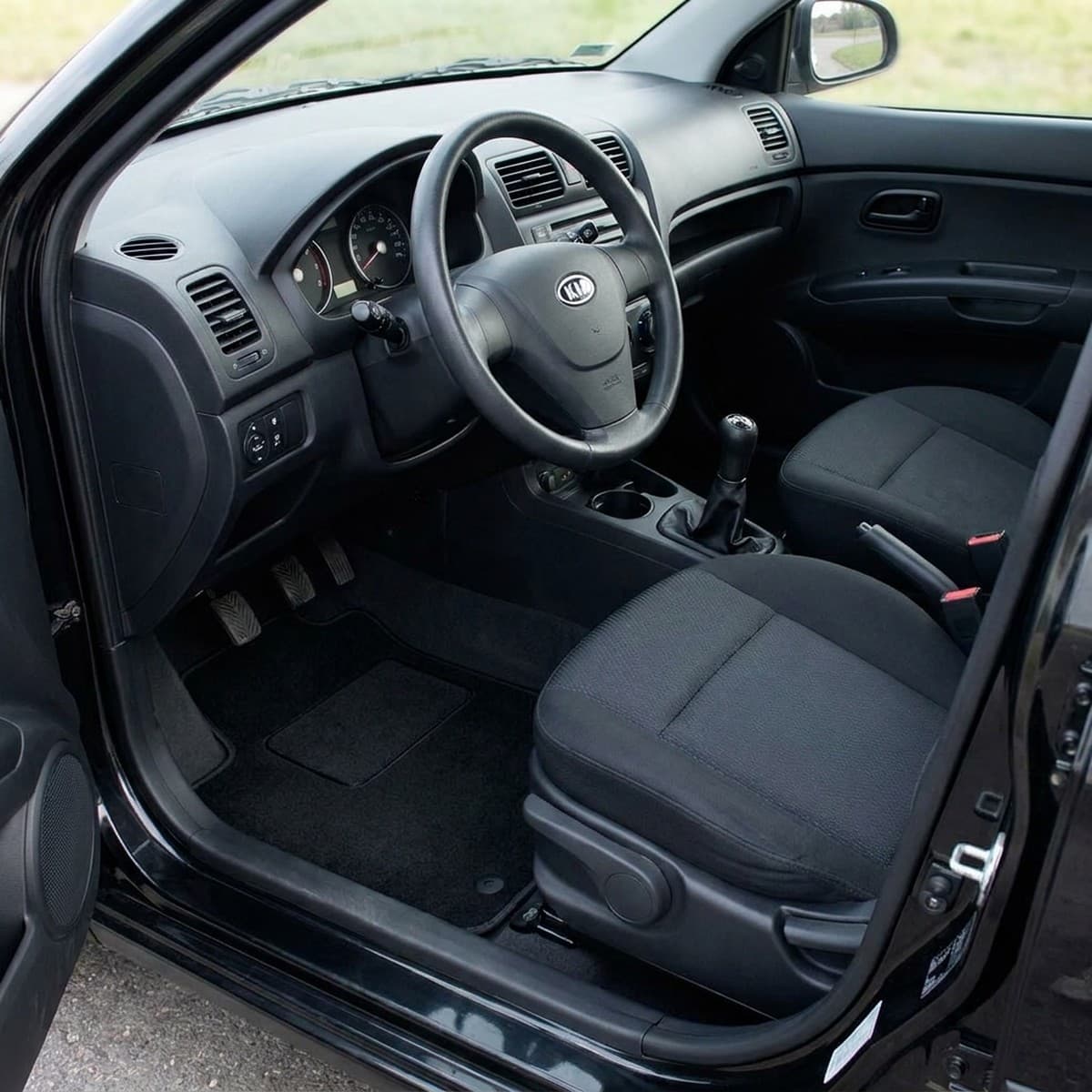 Tappetini in moquette Astro montati su Kia Picanto 3/5 porte (2004-2012)