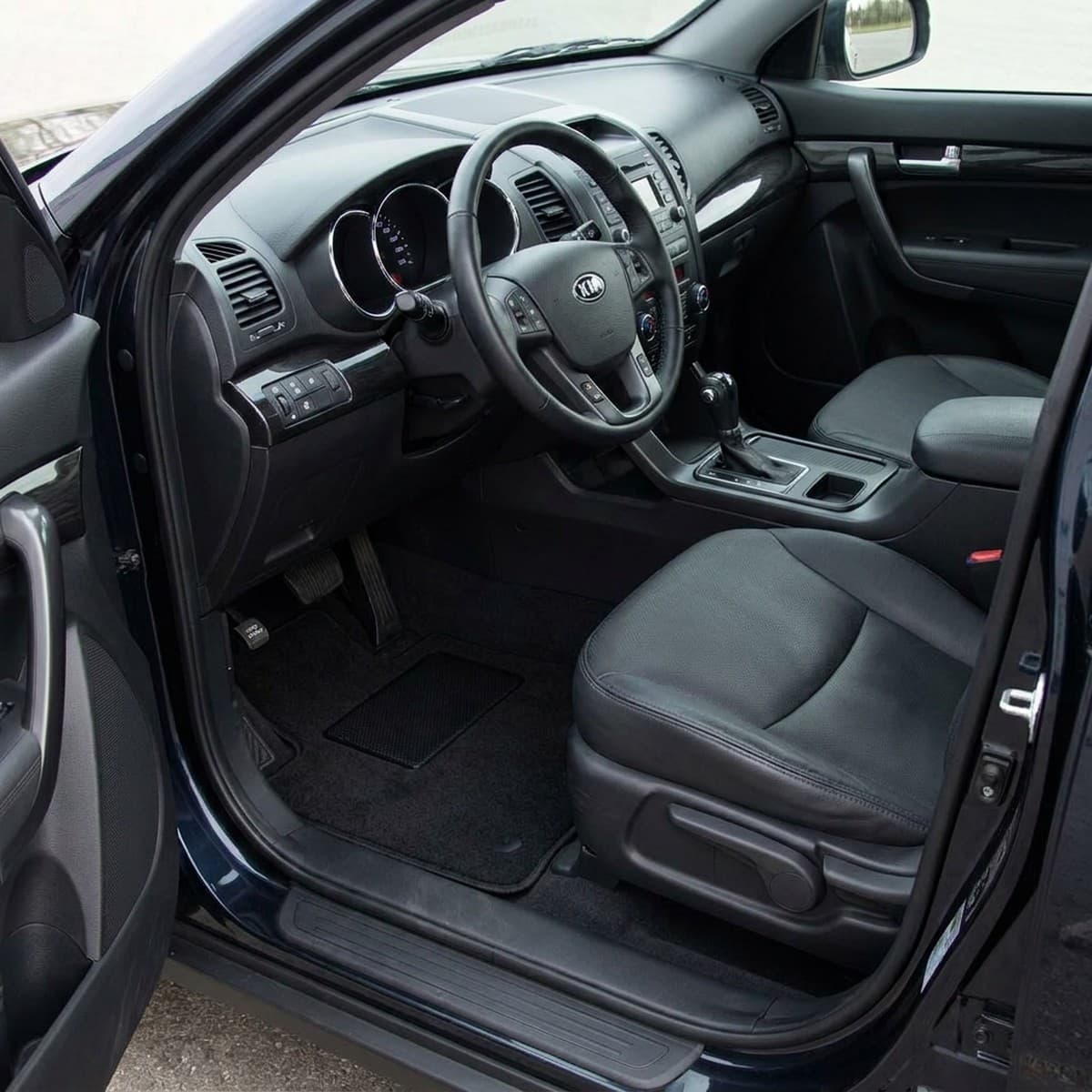 Tappetini in moquette Astro montati su Kia Sorento (2009-2014)