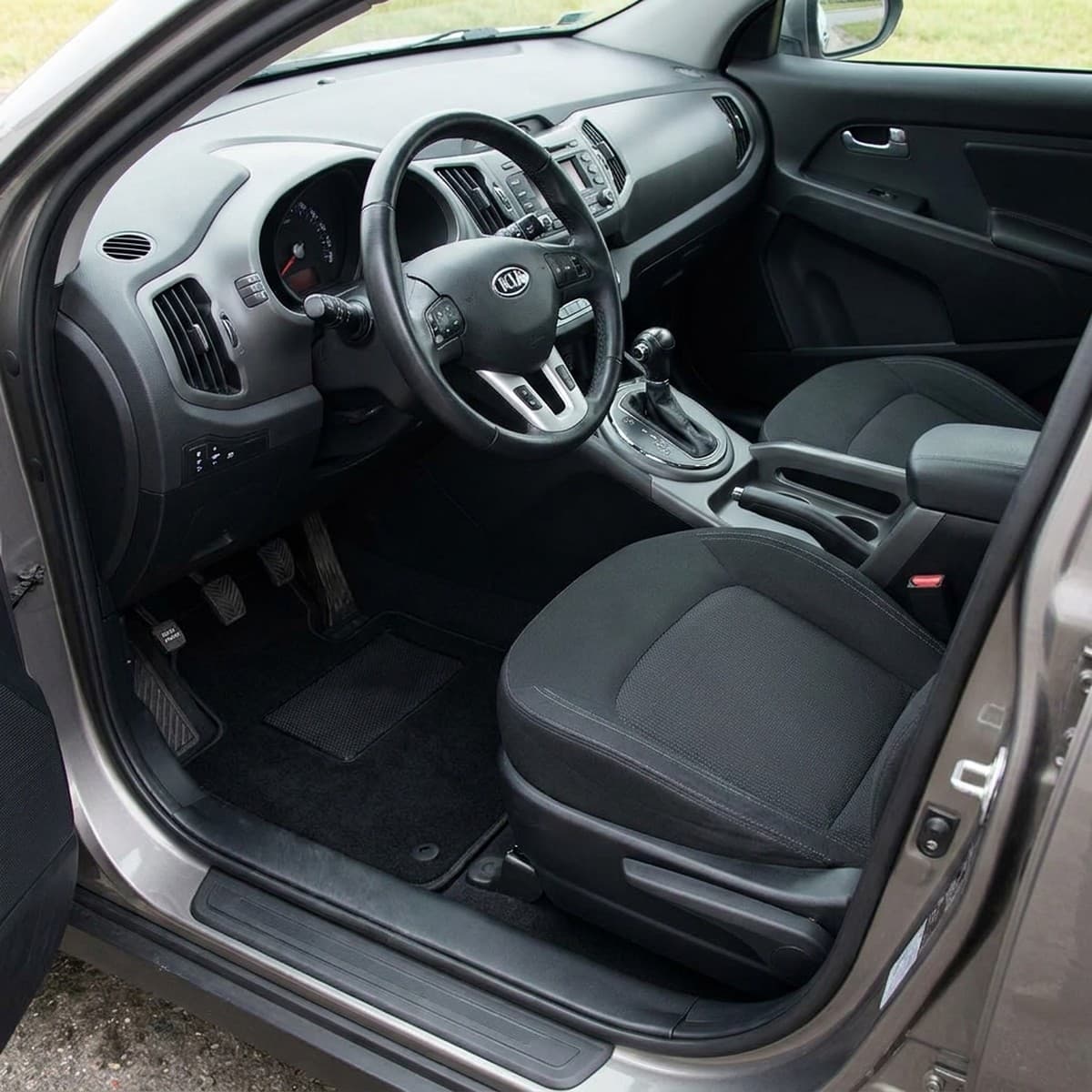 Tappetini in moquette Astro montati su Kia Sportage (2010-2016)