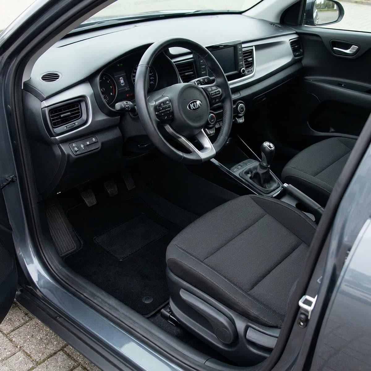 Tappetini in moquette Astro montati su Kia Stonic (2017-)