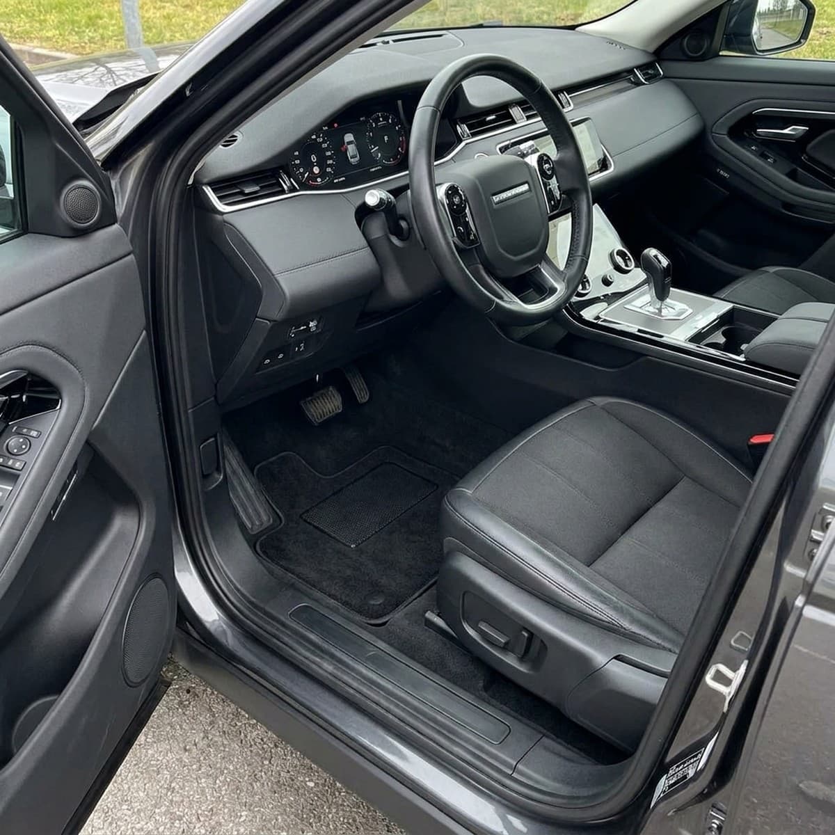 Tappetini in moquette Astro montati su Land Rover Evoque 3/5 porte (2019-)