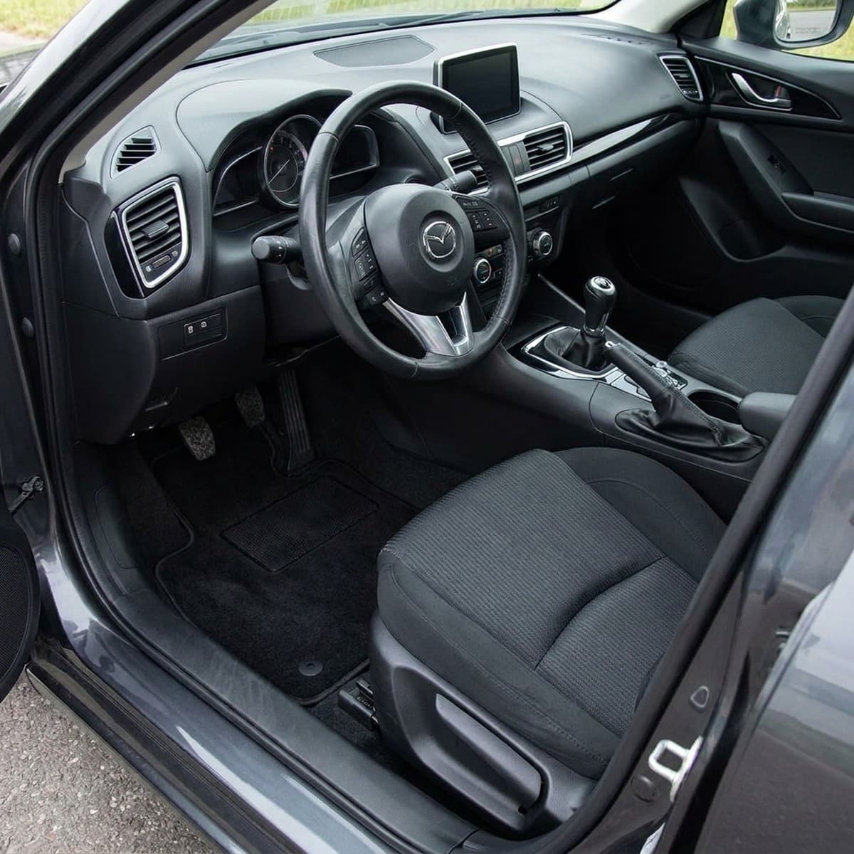 Tappetini in moquette Astro montati su Mazda 3 (2013-2019)