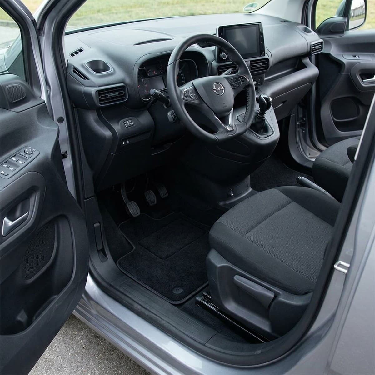 Tappetini in moquette Astro montati su Opel Combo 5 posti (2019-)