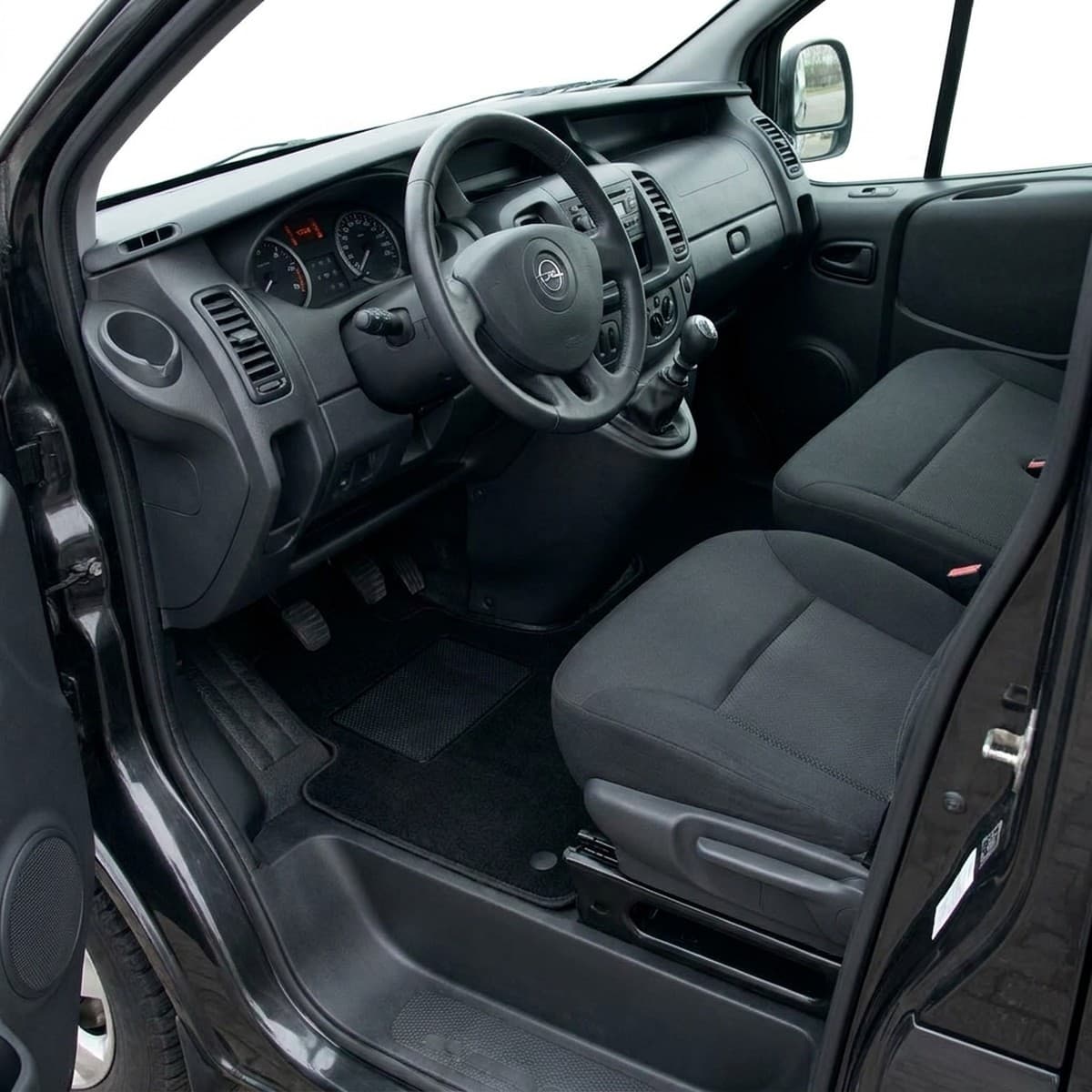Tappetini in moquette Astro montati su Opel Vivaro (2001-2014)