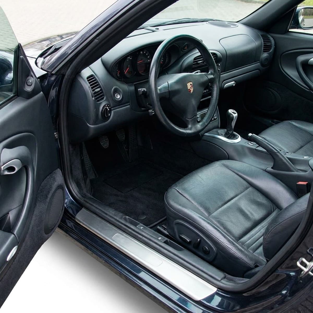Tappetini in moquette Astro montati su Porsche 911 (996) (1997-2004)