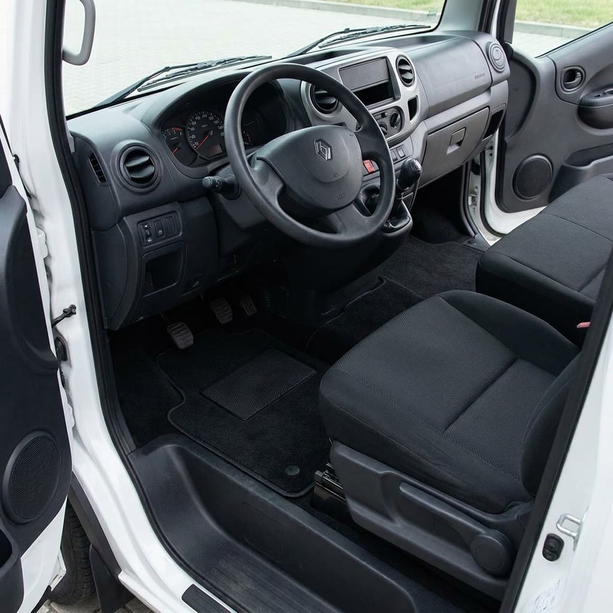 Tappetini in moquette Astro montati su Renault Maxity (2008-)