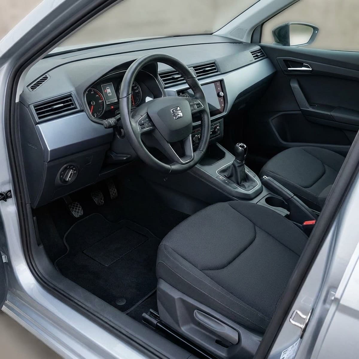 Tappetini in moquette Astro montati su Seat Arona (2017-)