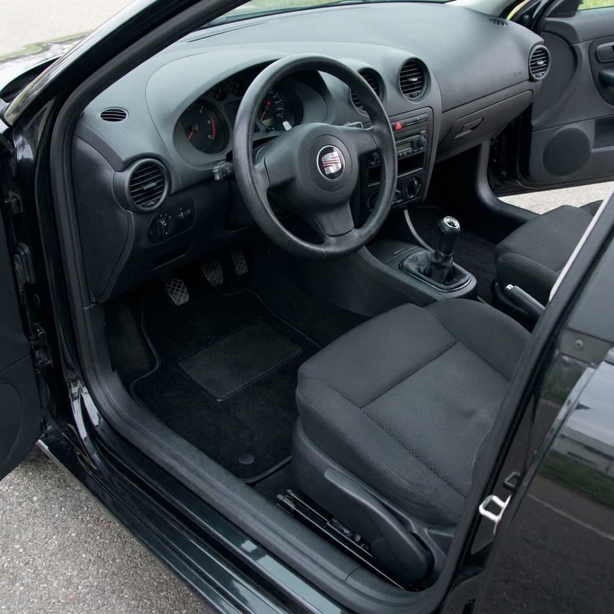 Tappetini in moquette Astro montati su Seat Cordoba (2003-2009)