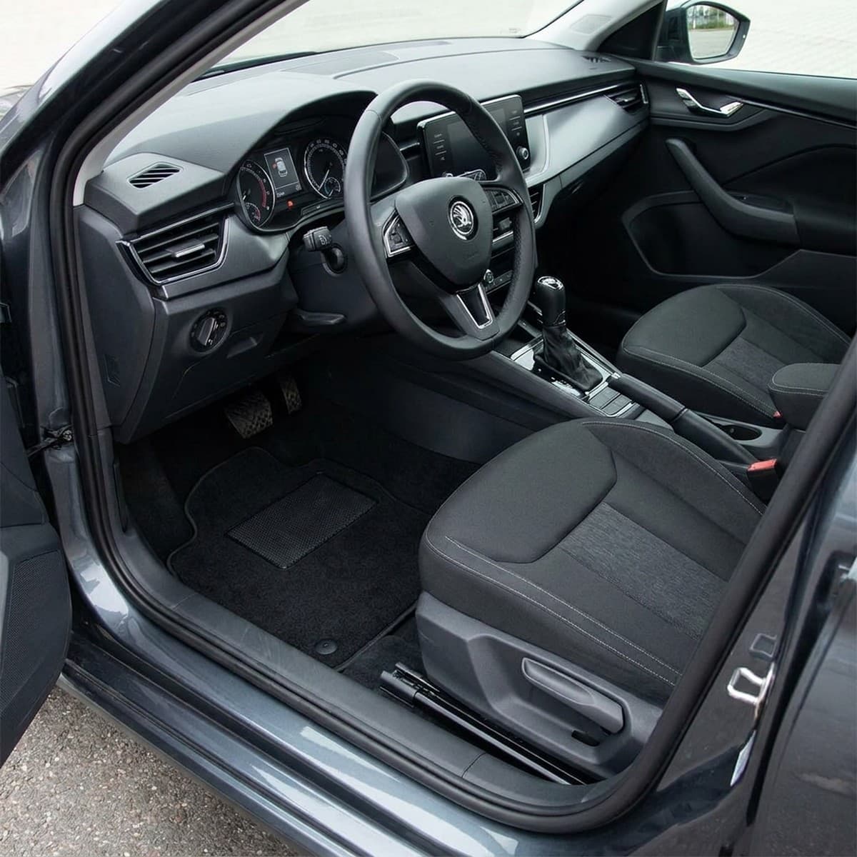 Tappetini in moquette Astro montati su Skoda Scala 5 porte (2019-)