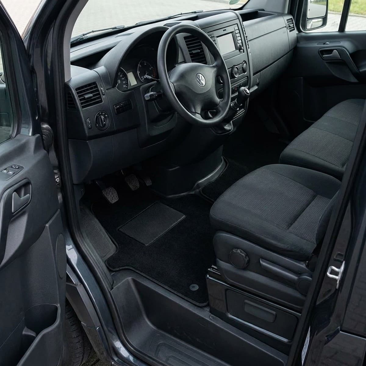 Tappetini in moquette Astro montati su Volkswagen Crafter (2007-2016)