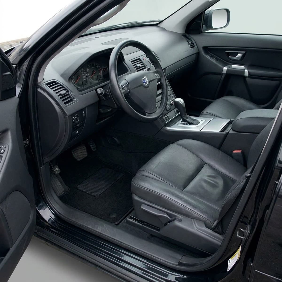Tappetini in moquette Astro montati su Volvo XC90 (2002-2014)