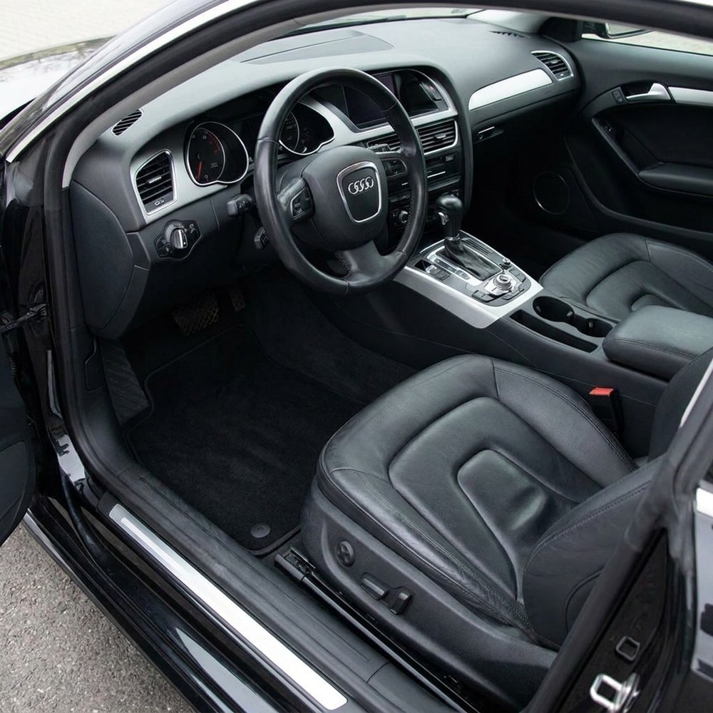 Tappetini in moquette Astro montati su Audi A5 Coupé/Cabrio (2007-2015)