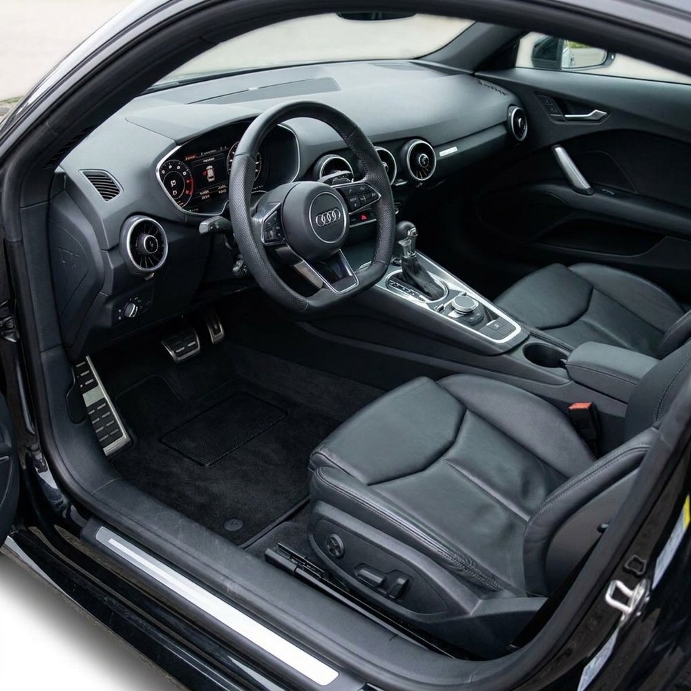 Tappetini in moquette Astro montati su Audi TT Coupé/Cabrio (2015-)