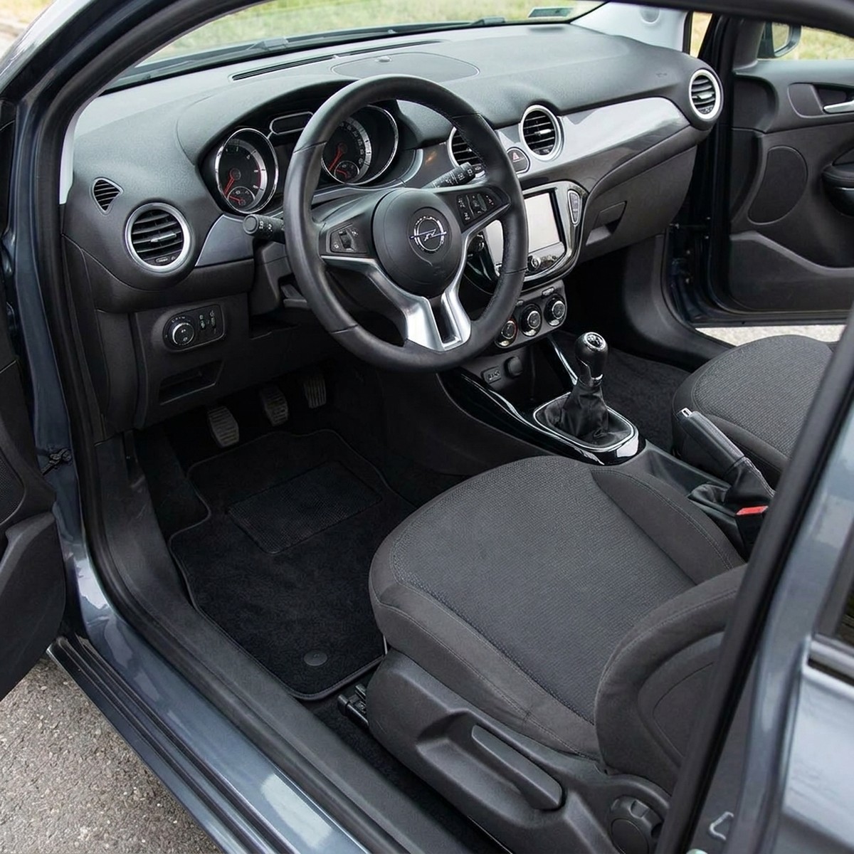 Tappetini in moquette Astro montati su Opel Adam (2013-2019)