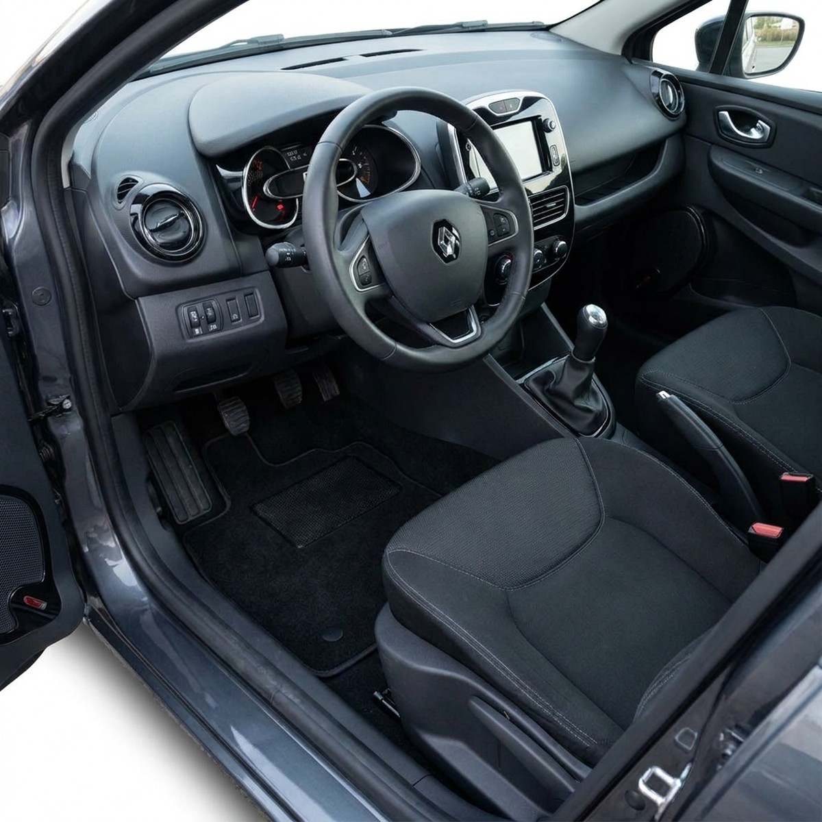 Tappetini in moquette Astro montati su Renault Clio IV 3/5 porte e Sportourer (2012-2019)