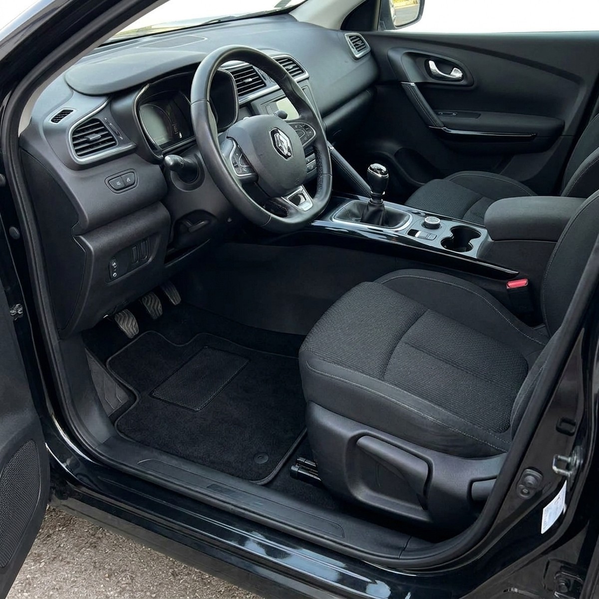 Tappetini in moquette Astro montati su Renault Kadjar (2015-)