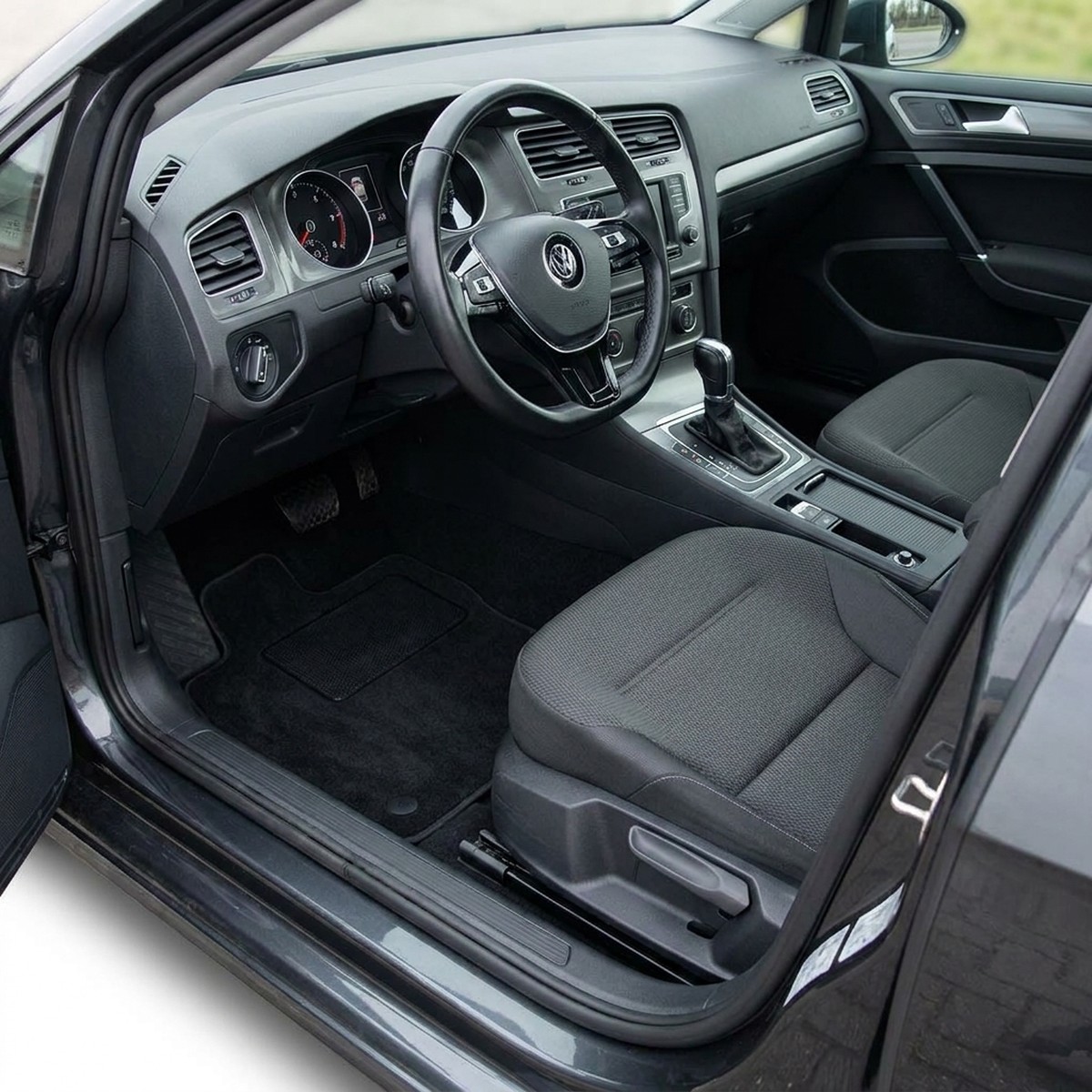Tappetini in moquette Astro montati su Volkswagen Golf VII Variant (2013-2019)