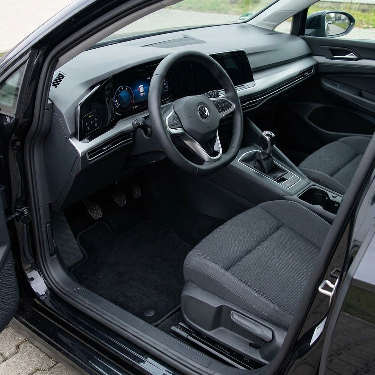 Tappetini in moquette Astro montati su Volkswagen Golf Viii Variant (2020-)